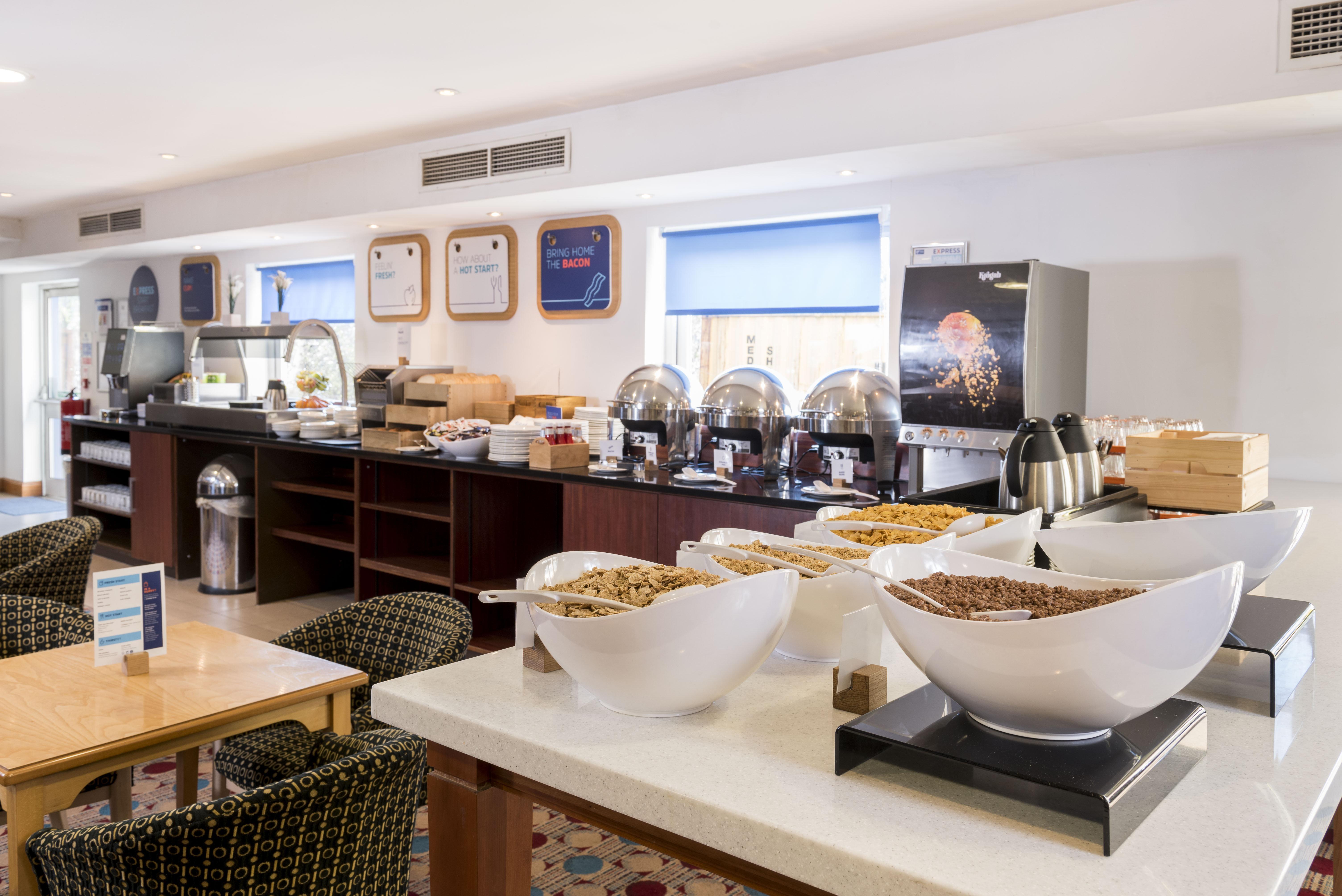 Holiday Inn Express Birmingham Star City By Ihg Exteriör bild