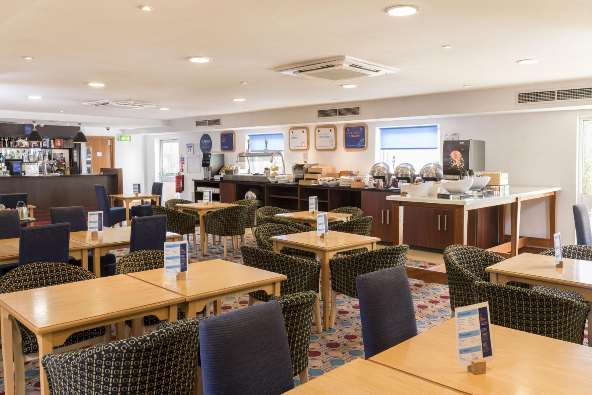 Holiday Inn Express Birmingham Star City By Ihg Exteriör bild