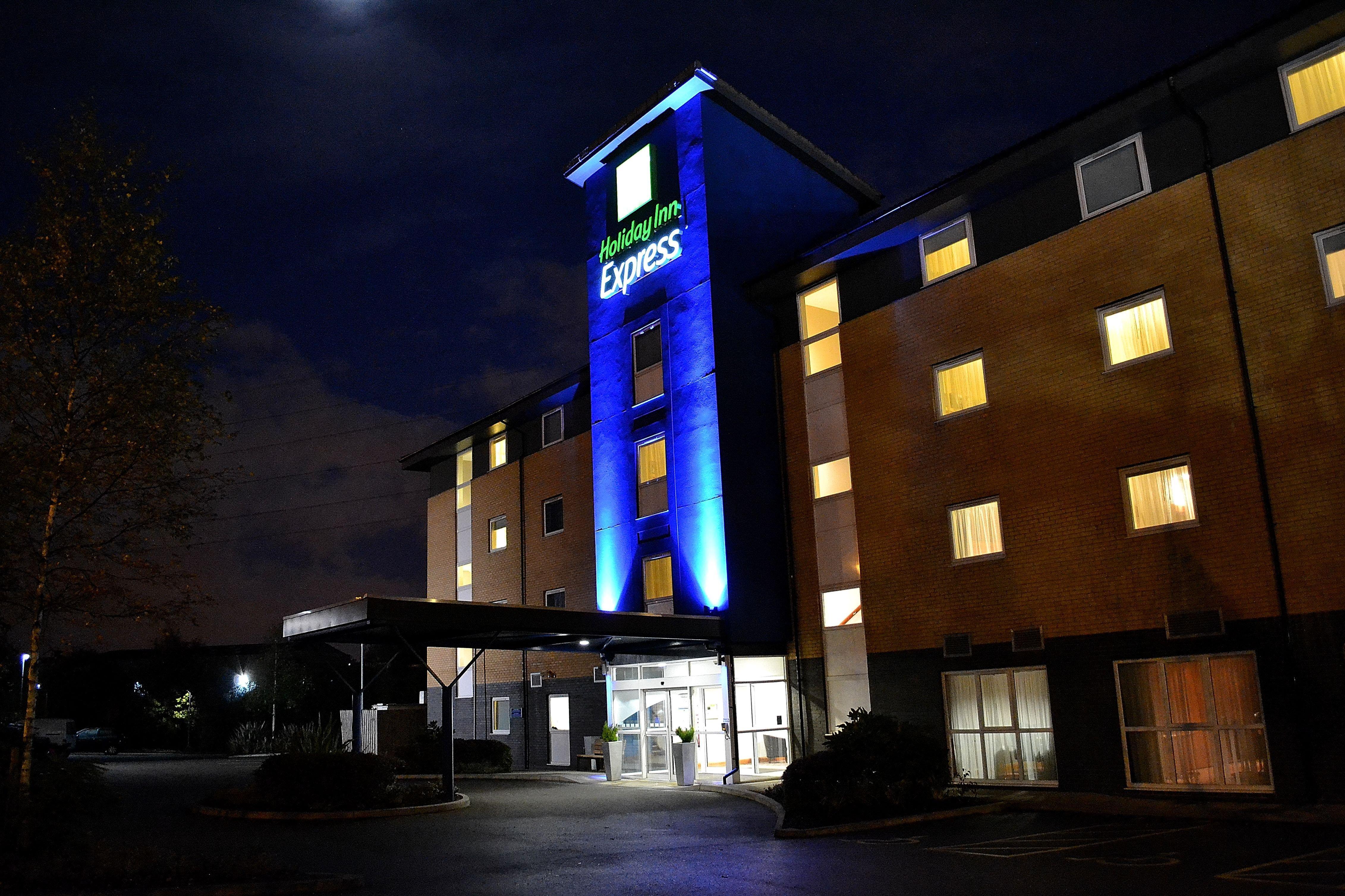 Holiday Inn Express Birmingham Star City By Ihg Exteriör bild