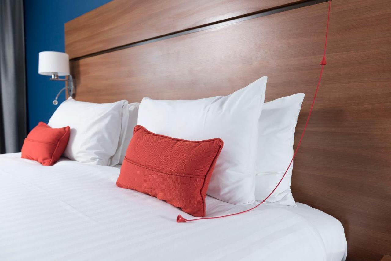 Holiday Inn Express Birmingham Star City By Ihg Exteriör bild